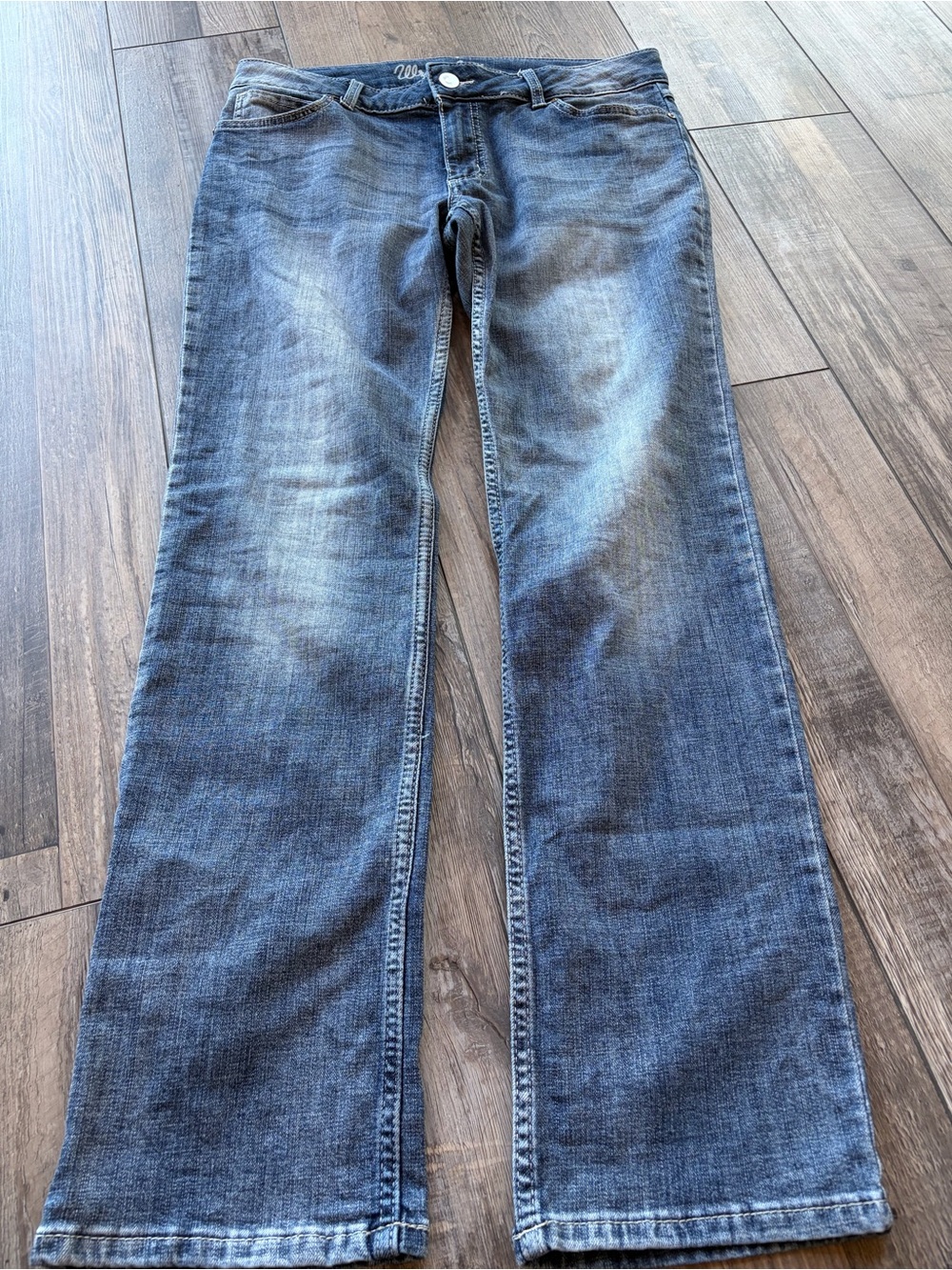 Women’s Wrangler Straight Leg Jeans